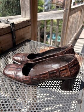 Via Spiga Brown Croc-Embossed Leather Pumps - Made in Italy - Size 8